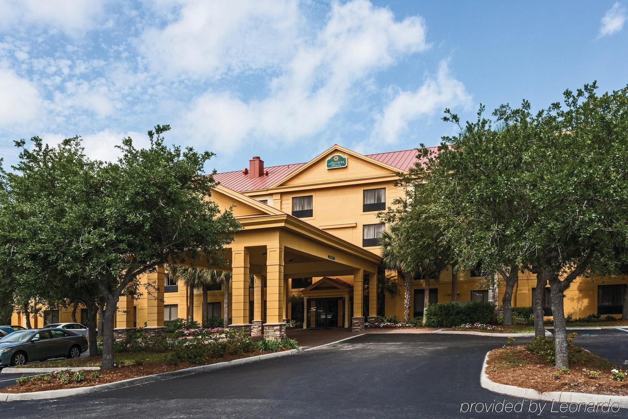 La Quinta By Wyndham Bonita Springs Naples North Hotel Exterior photo