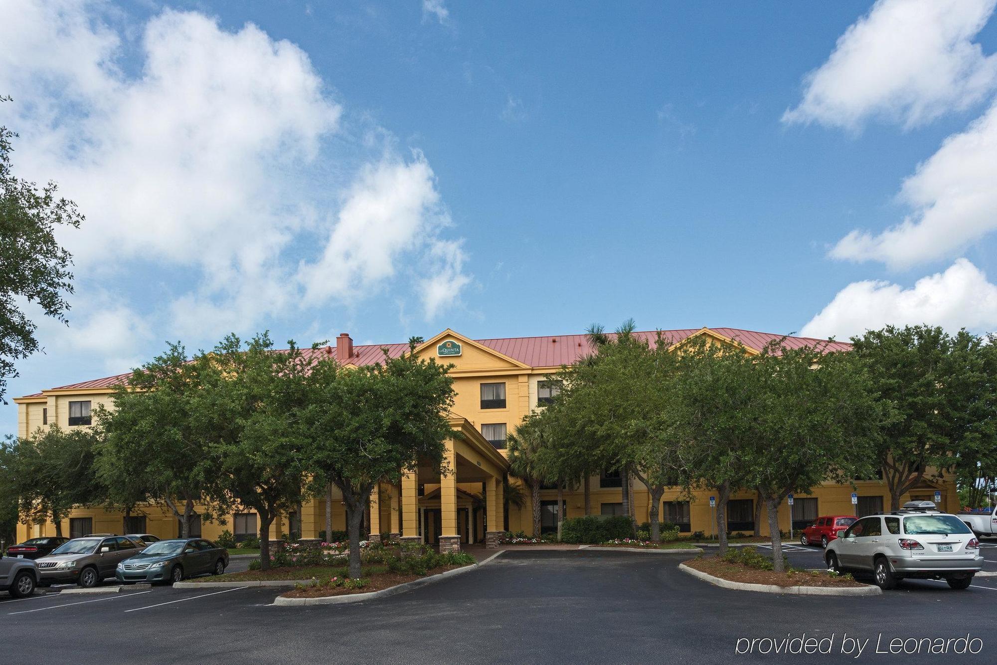 La Quinta By Wyndham Bonita Springs Naples North Hotel Exterior photo