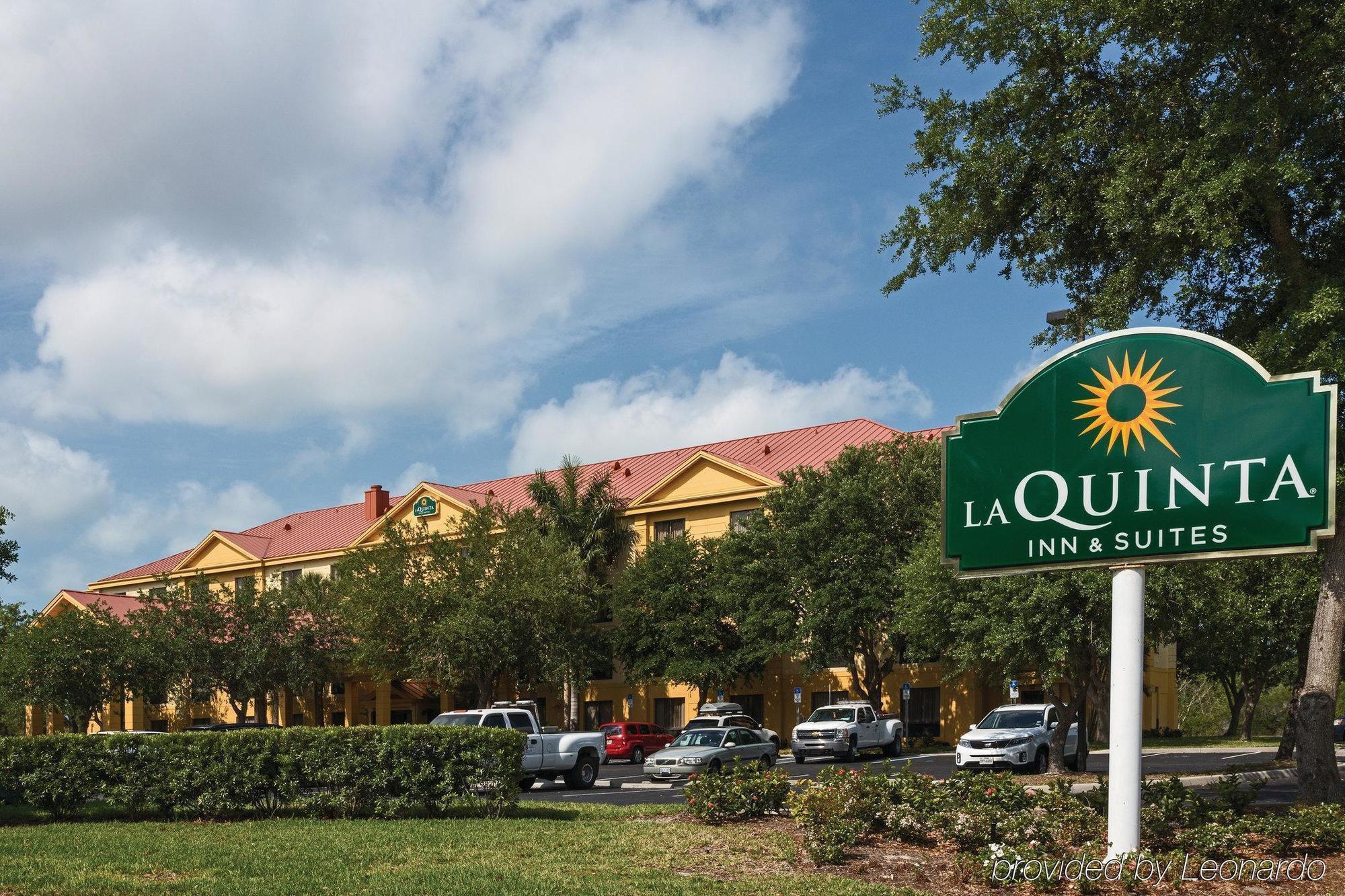 La Quinta By Wyndham Bonita Springs Naples North Hotel Exterior photo