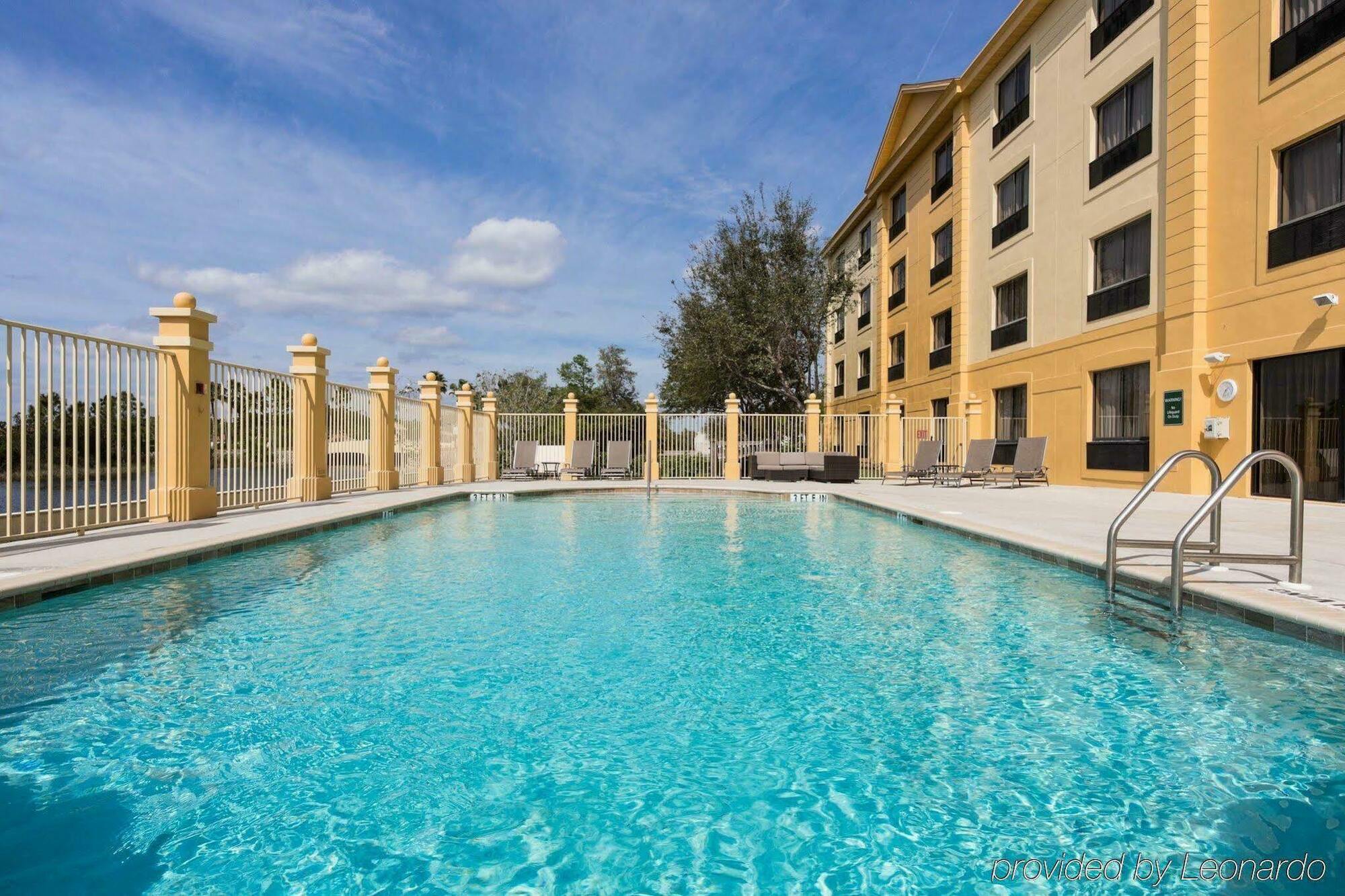 La Quinta By Wyndham Bonita Springs Naples North Hotel Exterior photo