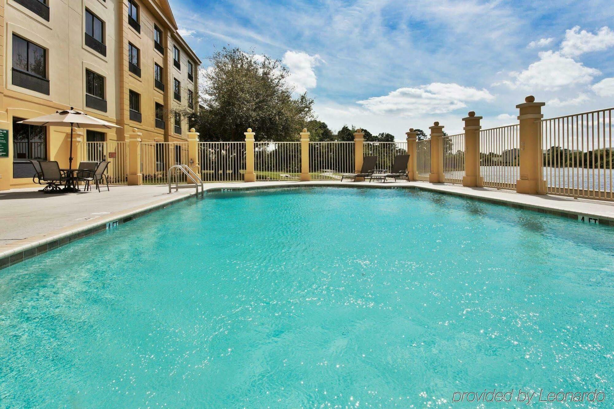 La Quinta By Wyndham Bonita Springs Naples North Hotel Exterior photo